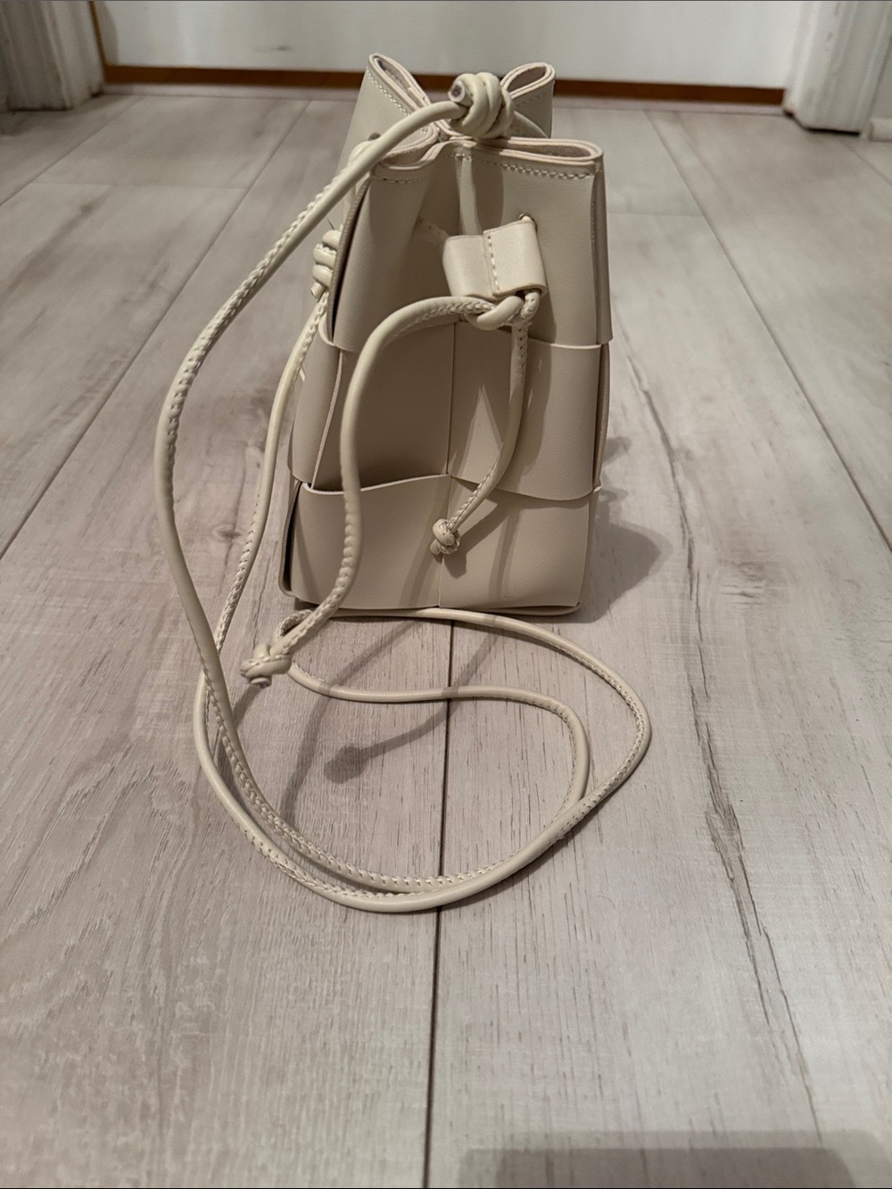 Women's Ivory Woven Bucket Bag - Minimal Drawstring Crossbody
